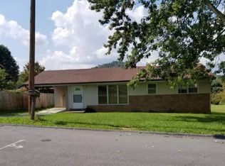 1013 Fairview St, Elizabethton, TN 37643