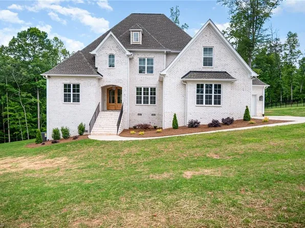 8010 Honkers Hollow Dr, Stokesdale, NC 27357