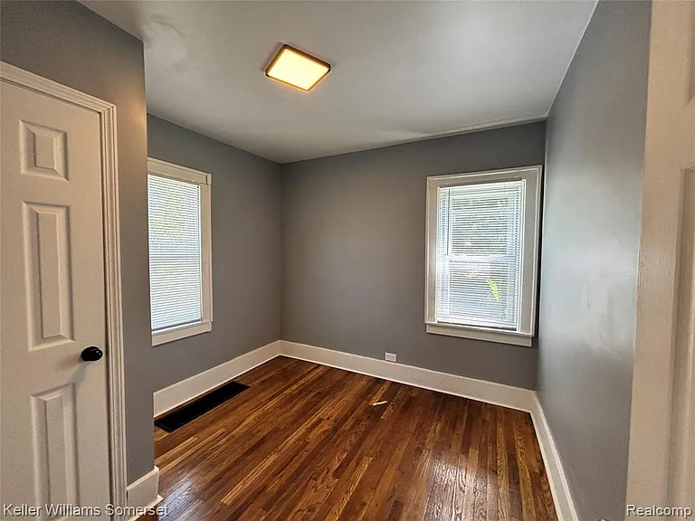 7028 Studebaker Ave — Photo 9