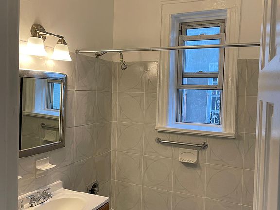 5th image of 669 Essex St Floor 2