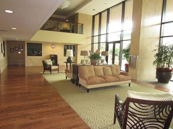 2nd image of 600 Queen St APT 3505