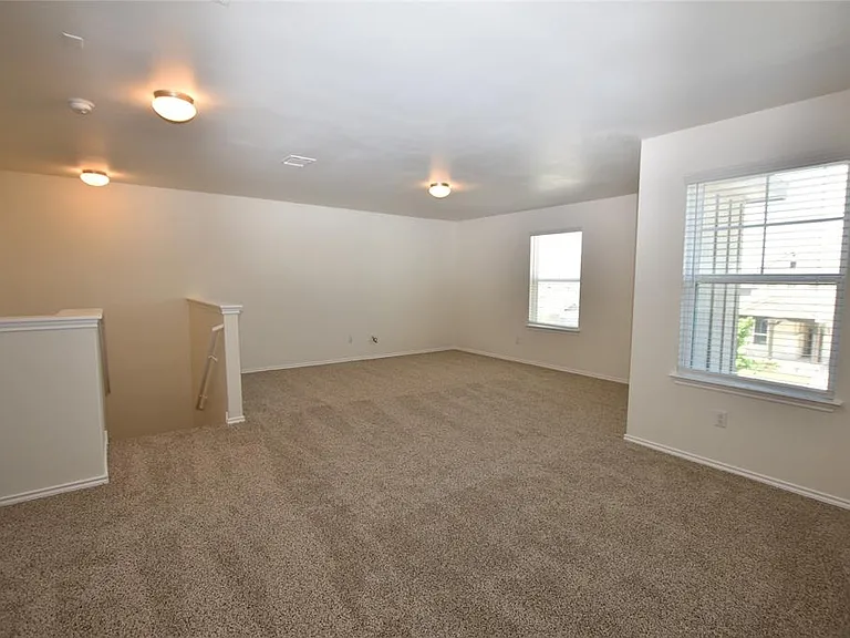 700 Bayberry Cir — Photo 15
