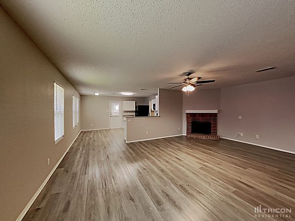 3rd image of 819 Hontley Dr