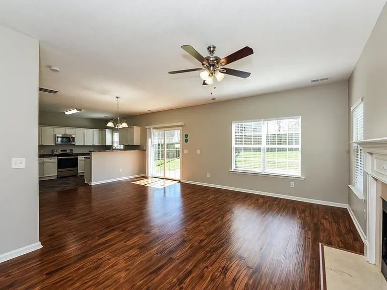 817 Sandworth Cv — Photo 5