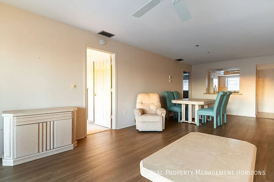 2-Bed, 2-Bath Bayside Furnished Condo - 55 plus community — Photo 4