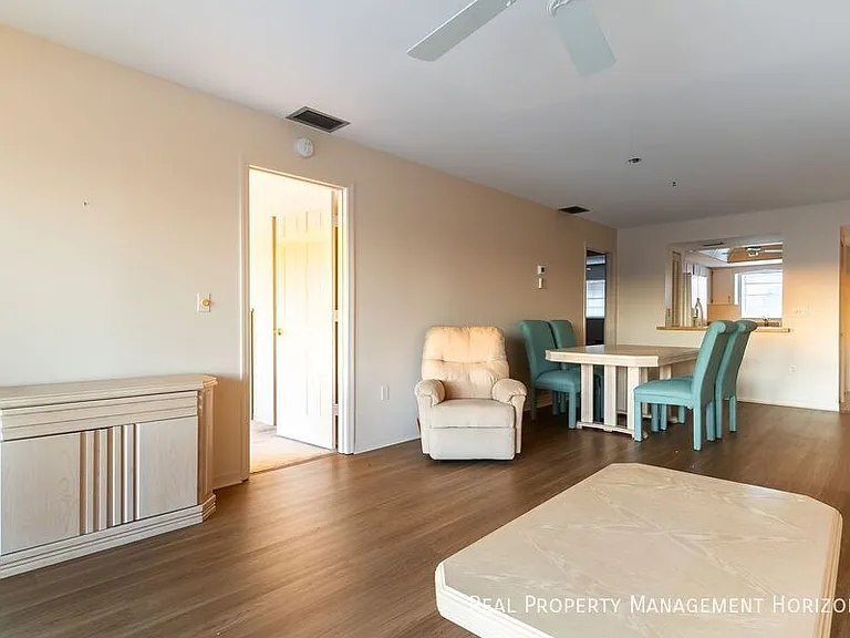 4813 Independence Dr — Photo 4