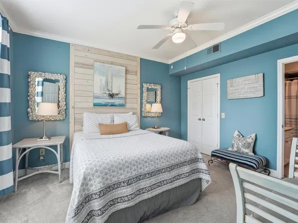 7000 Seawall Blvd APT 412, Galveston, TX 77551