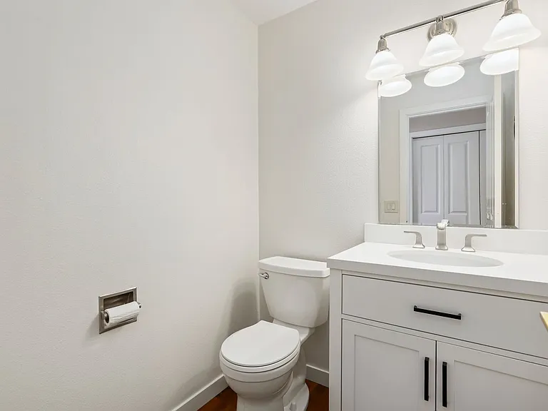 2535 Jones Ave NE — Photo 27