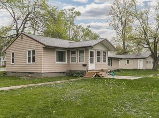 995 4th St, Marion, IA 52302