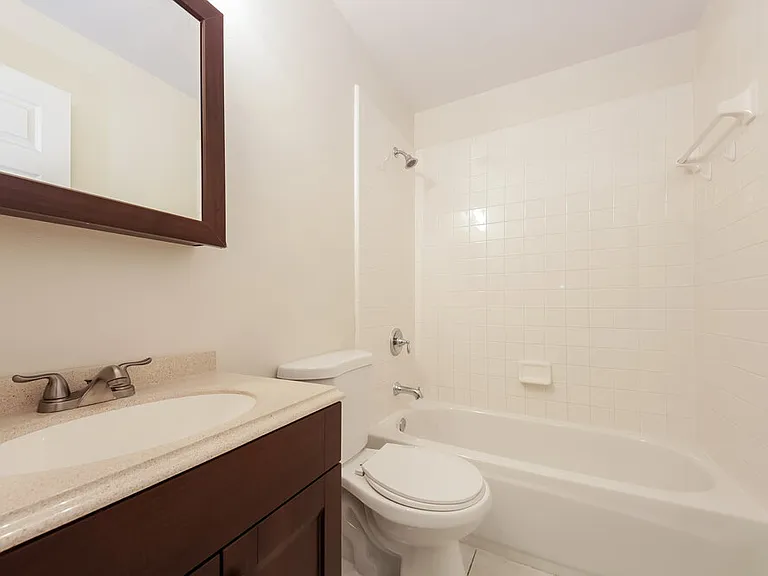 2556 Coachbridge Ct — Photo 14