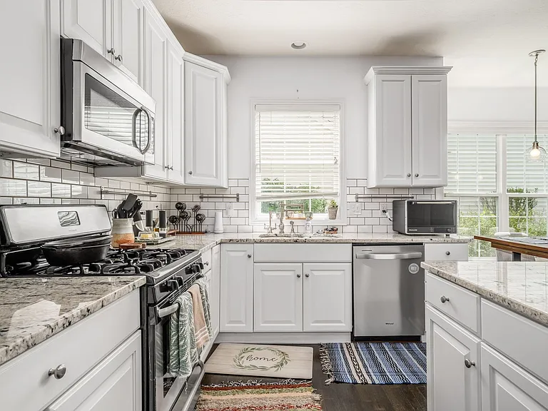 7179 Fernridge Dr — Photo 12