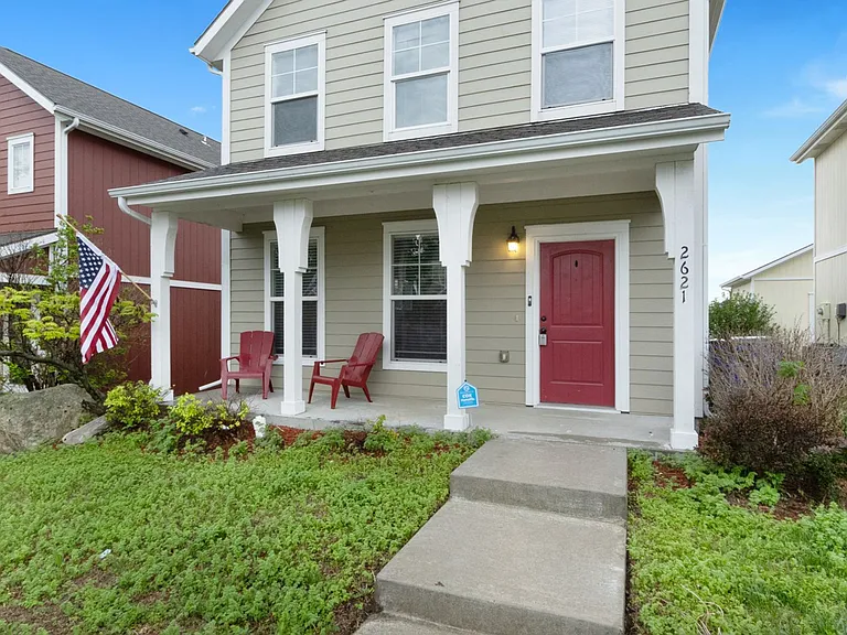 2621 Valentine Ln — Photo 2
