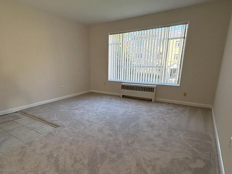 10403 Montrose Ave #201 — Photo 5