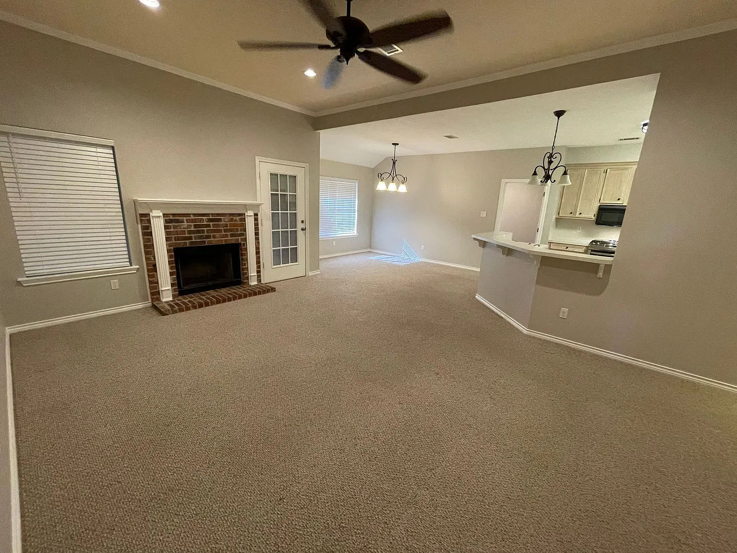 4/2 Copperfield Home. — Photo 2