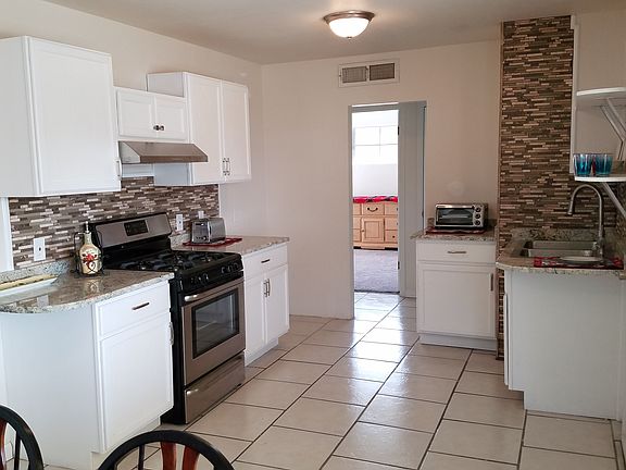 3rd image of 1513 Meadowview Dr