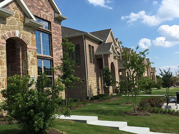 2nd image of 723 Emily Ln