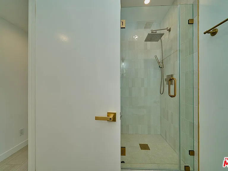 840 18th St #1 — Photo 13