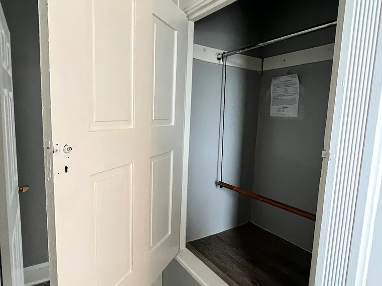 215 N Pine St — Photo 19