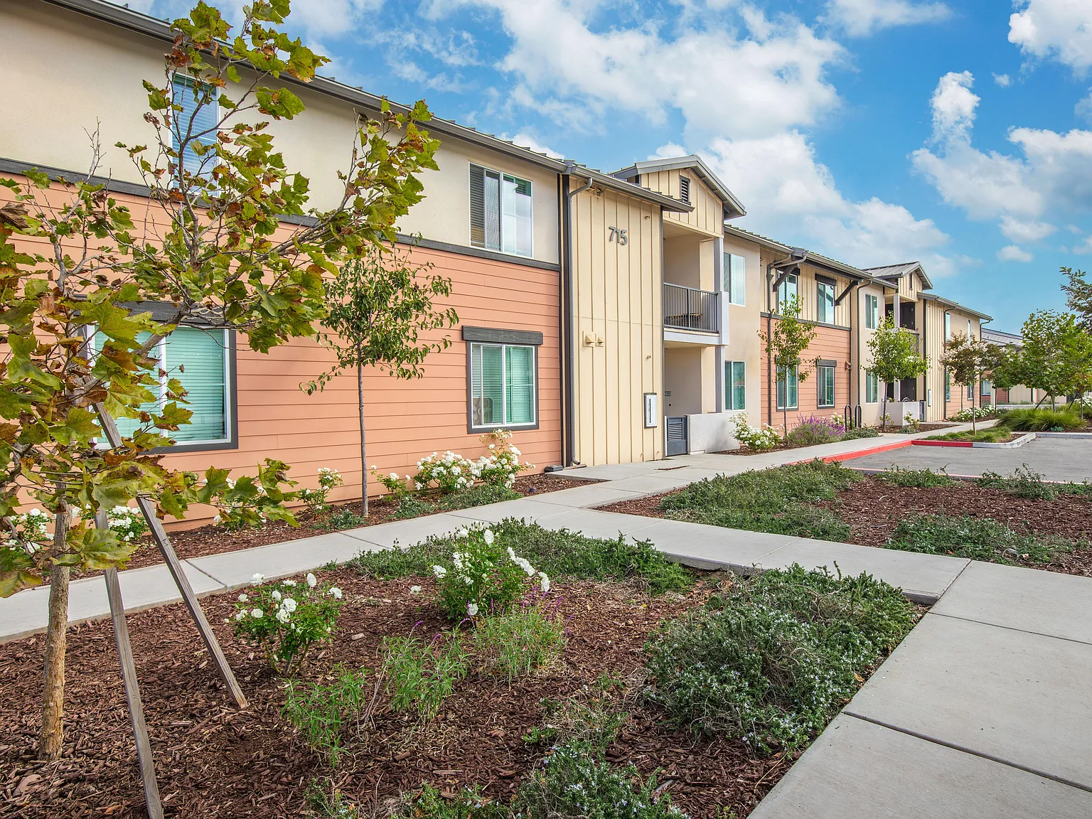 Azure Apartments — Photo 2