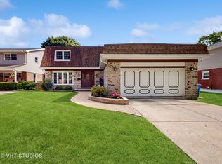 1215 W Glenn Ln, Mount Prospect, IL
