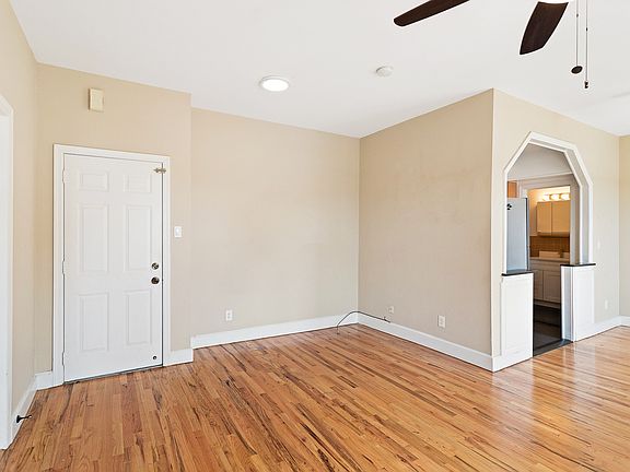 4th image of 2211 Hazen St #1