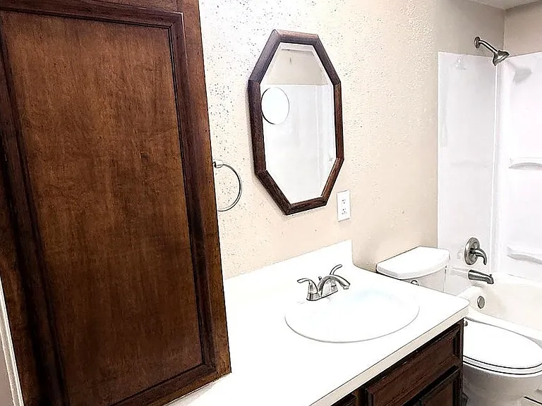 5801 Sapp Rd — Photo 20