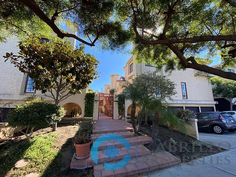 1st image of 1411 Robinson Ave APT 13
