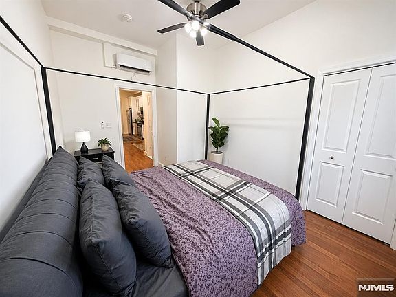 4th image of 76 Hutton St APT 3