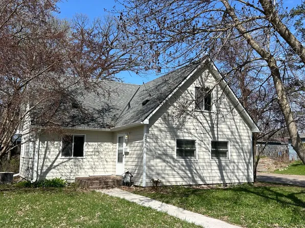 231 Wood St N, Mora, MN 55051