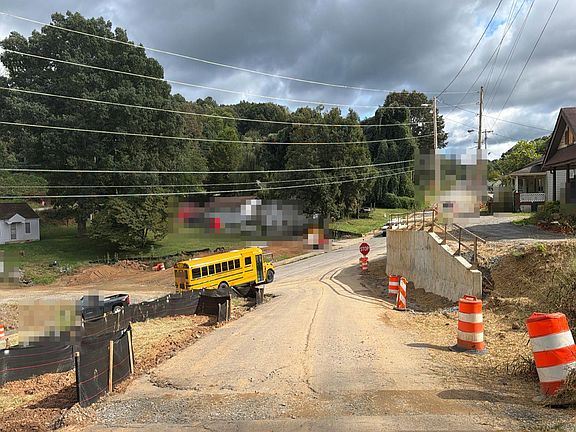 4th image of 310 School St