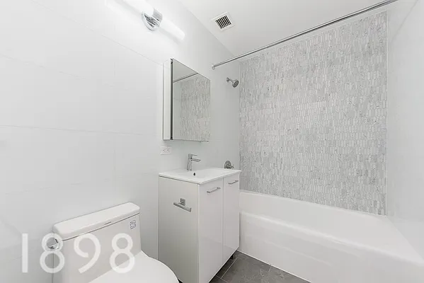 Rented by A&E Real Estate Management | media 22