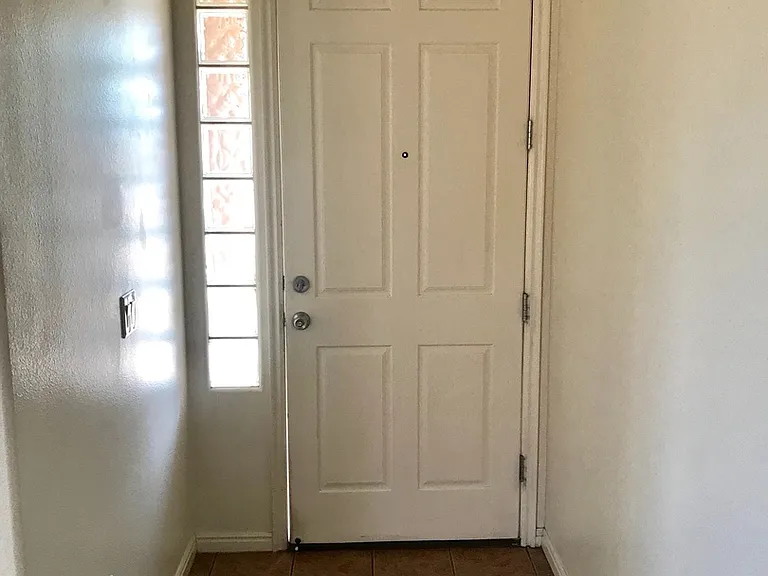 951 N Echo Ln — Photo 3
