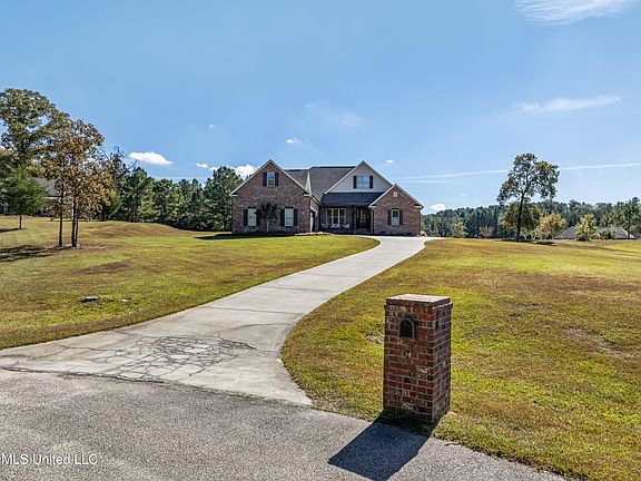 2nd image of 7 Tinwood Ln