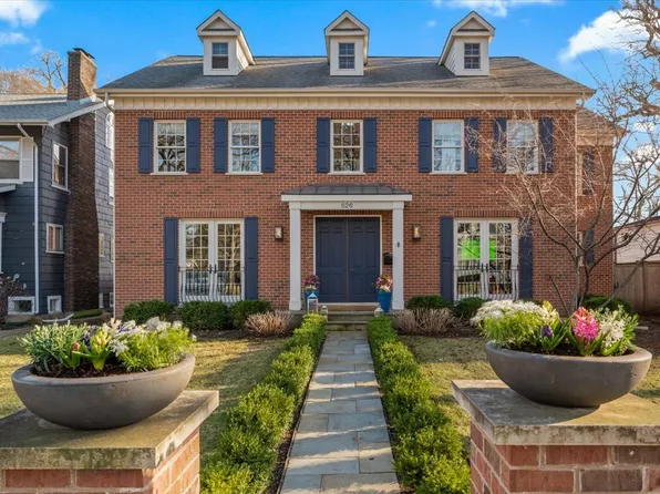 526 Sunset Rd, Winnetka, IL 60093