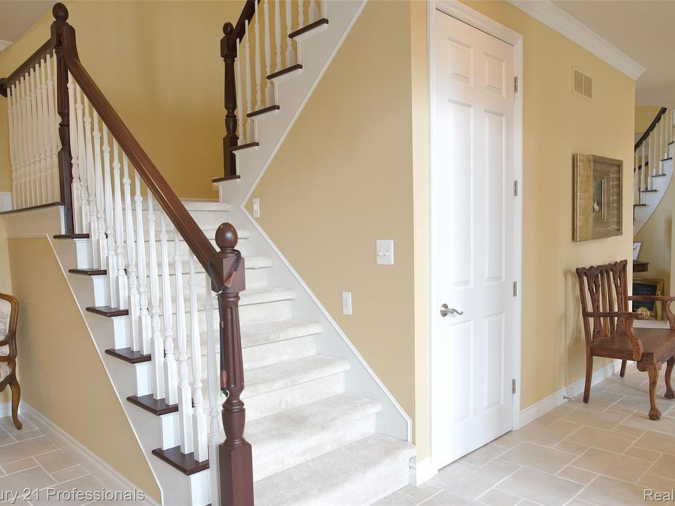 916 Majestic, photo 14