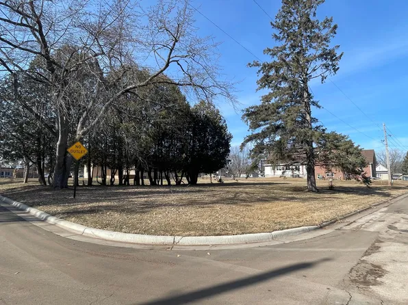 Grant Ave S, Sandstone, MN 55072