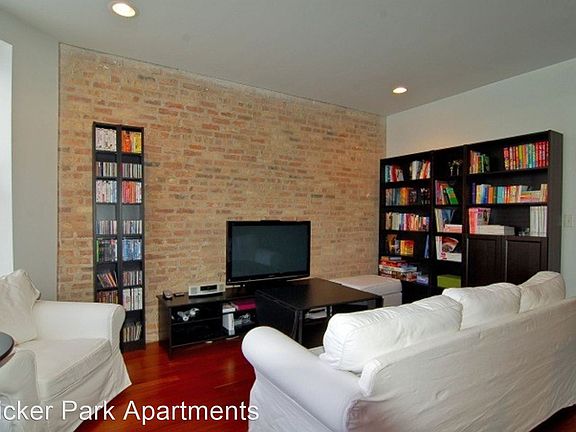 2nd image of 1116 N Wood St #8680628