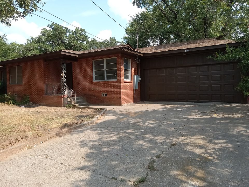 1st image of 300 SE 20th St