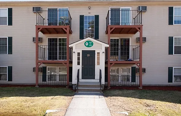 2102 White Cedar Blvd