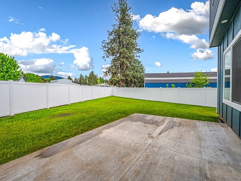 218 E Lobo Loop — Photo 23