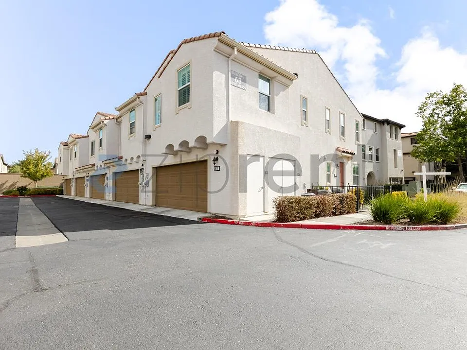 5301 E Commerce Way #68101