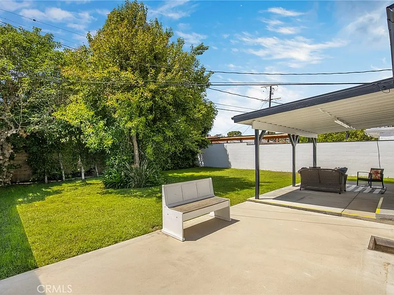 6823 Matilija Ave — Photo 26