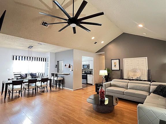 4th image of 13117 Vickery St #2