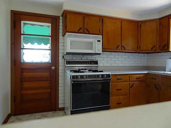 5th image of 141 W Point Dr