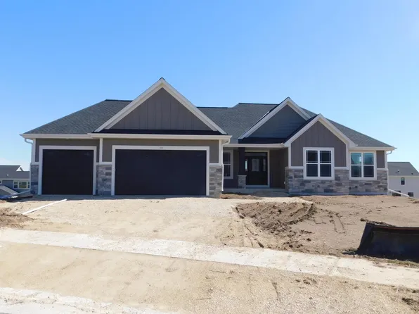 716 Hummingbird COURT, Grafton, WI 53024