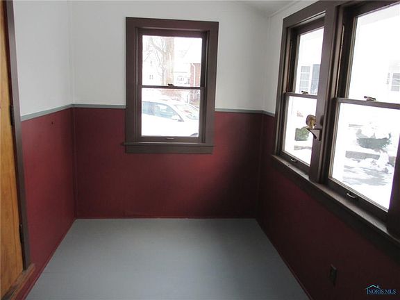 2nd image of 305 W Maumee Ave
