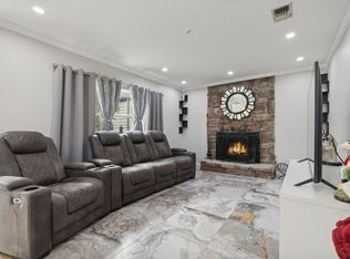 605 Lake Court #605, Middle Island, NY