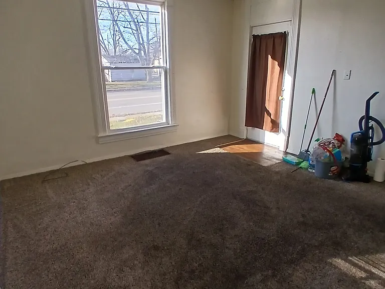 842 S Jasper St — Photo 6