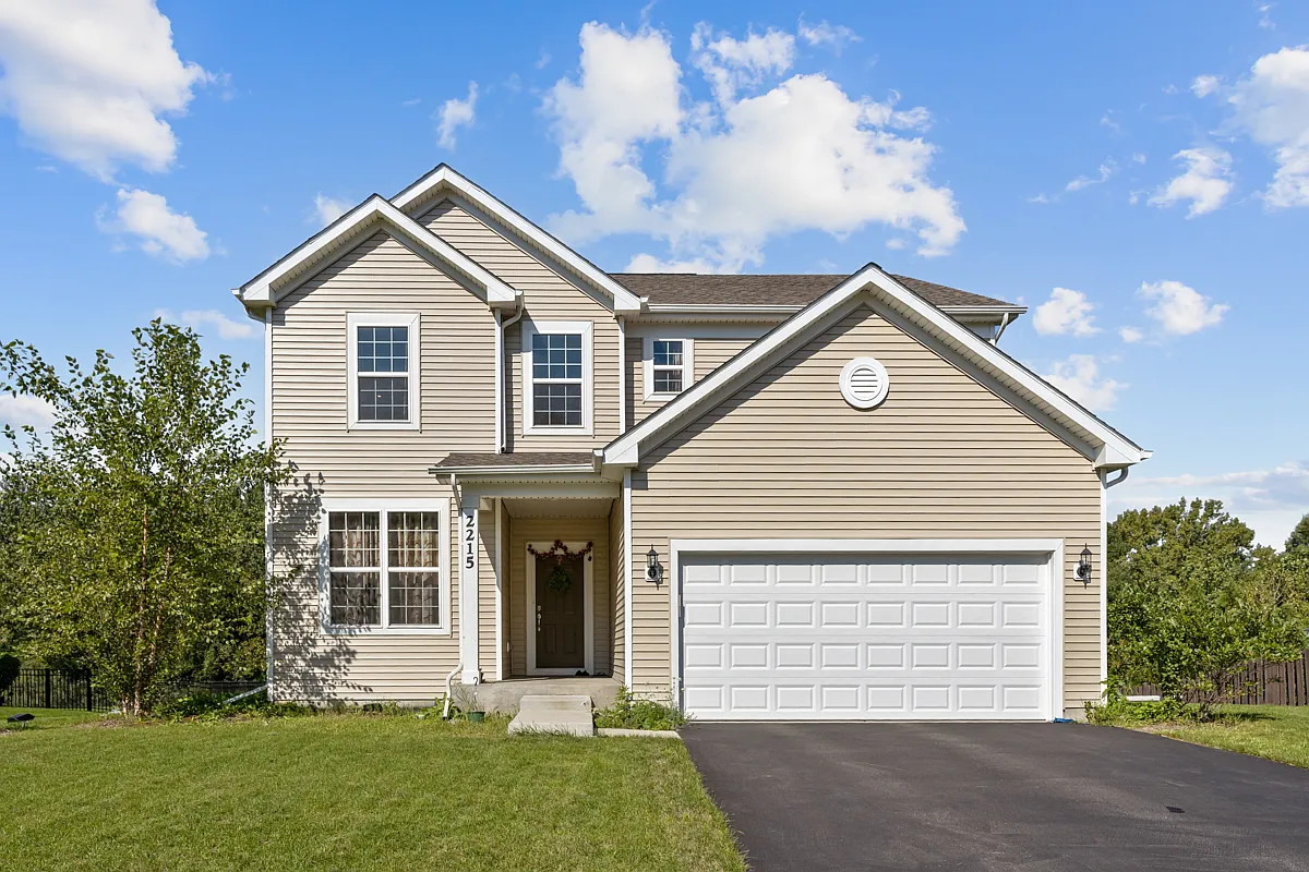 4 bed, 2.5 bath, 2875 sqft, $3,295 — Photo 2