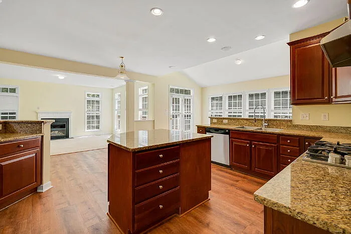 6307 Culbreth Ct — Photo 16